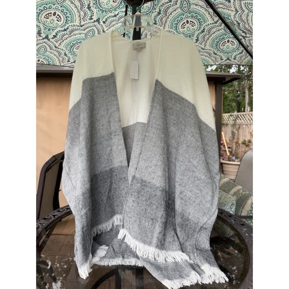 LOFT Outlet Women’s Woven Wool Colorblock Fringe Shawl Wrap Ivory Gray